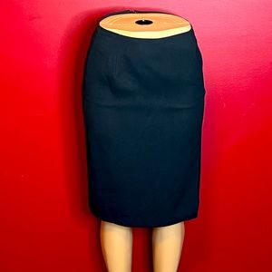 New black fitted skirt. Size 6